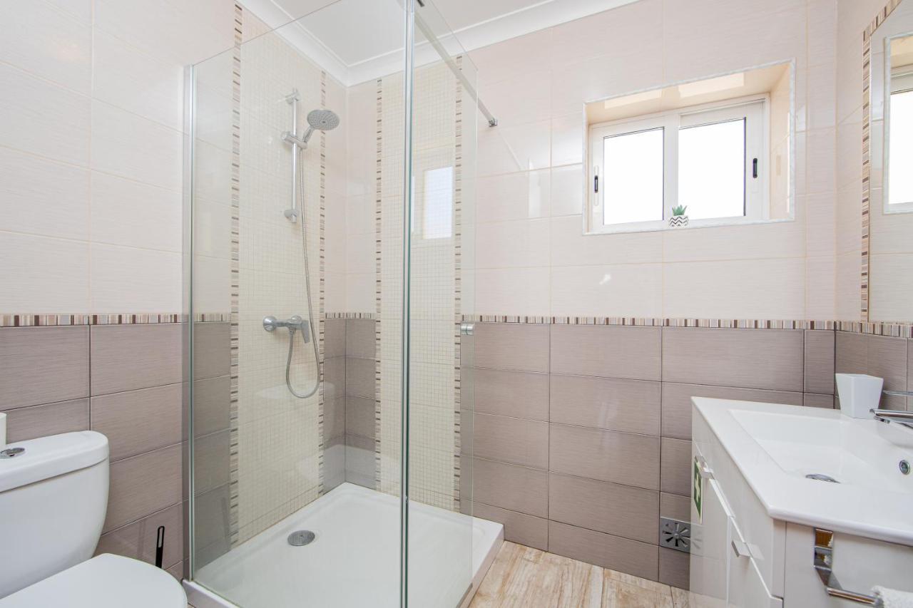 Caparica Beach Apartment By Host-Point Costa da Caparica Bagian luar foto